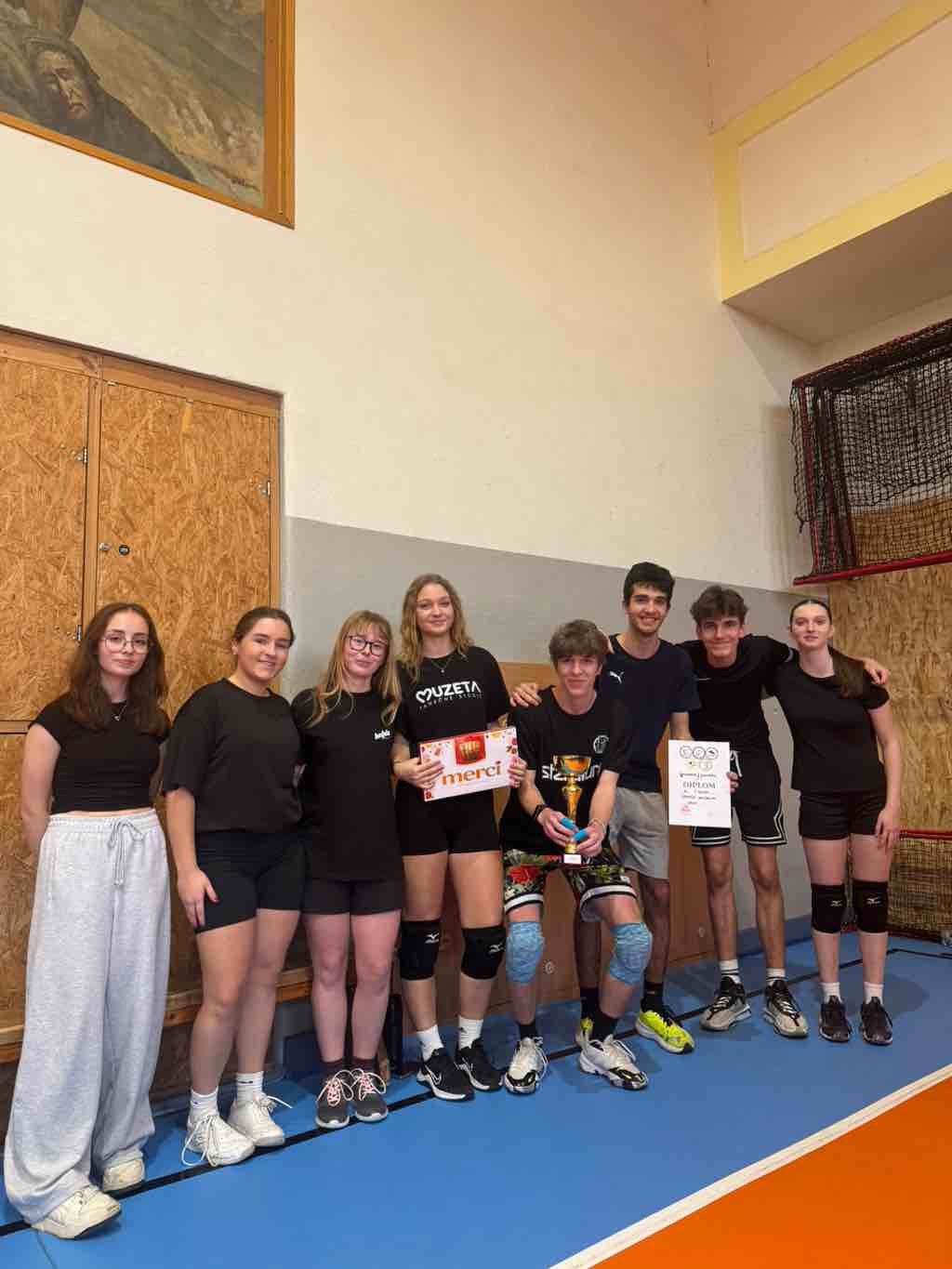 Predvianočný volejbalový turnaj