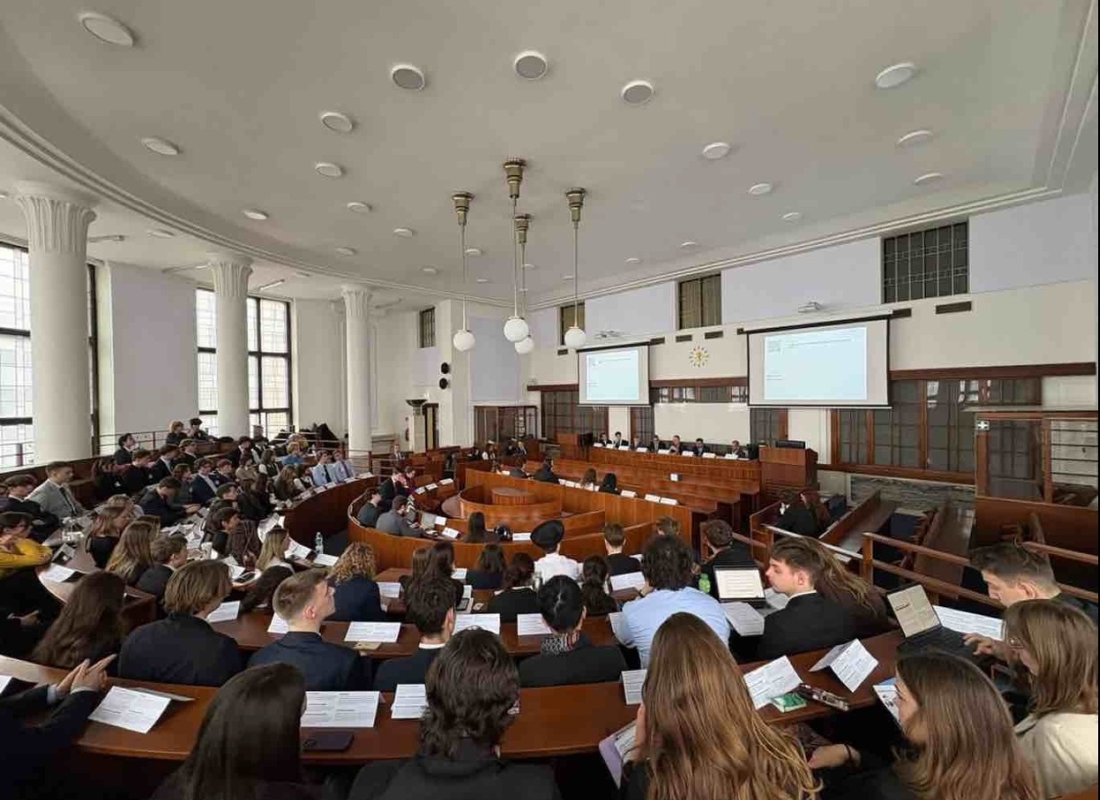 Modelový súdny dvor